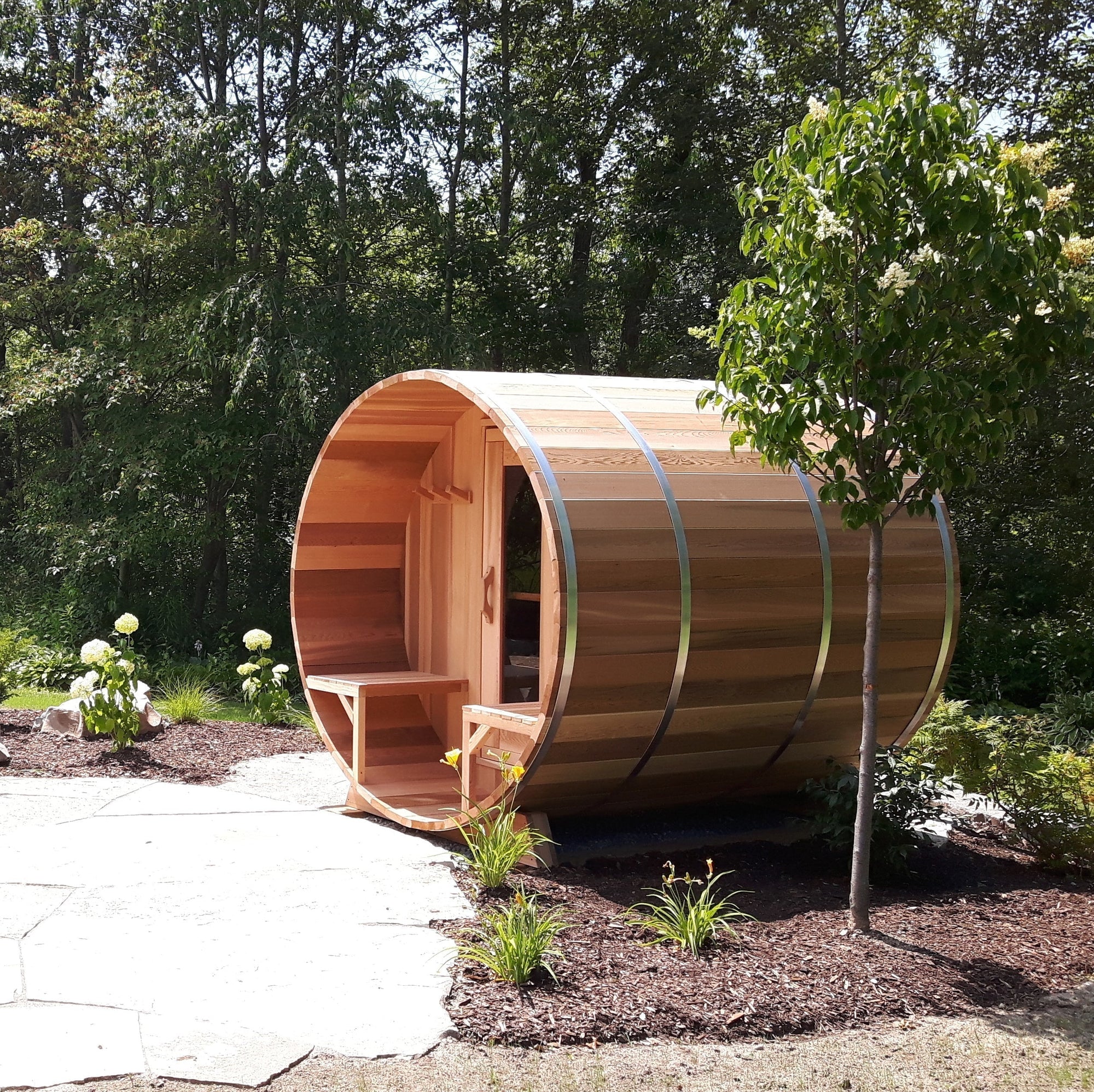 Sauna vs. Hot Tub: Which Wins for Health & Wellness?